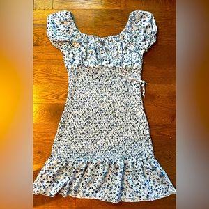 Wild Fable blue floral dress size small!